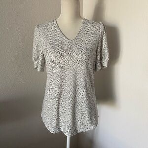 SOLD- Adrianna Papell NWT V Neck Short Sleeve Puff Sleeve Top